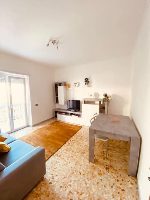Apartment Charming & Quiet With Private Deck Next To Metro